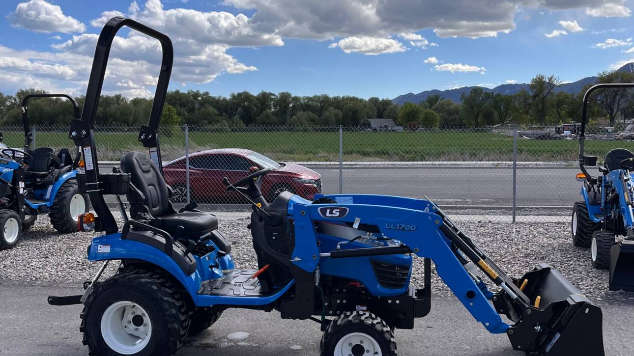 26 LS Tractor MT125
