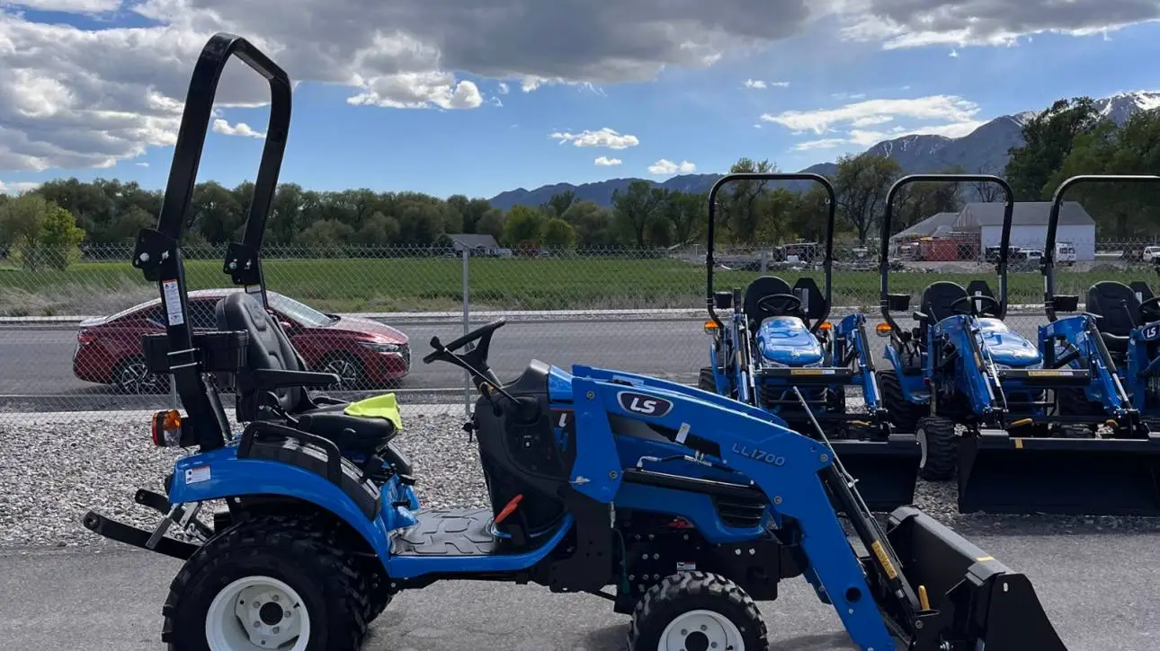 26 LS Tractor MT125