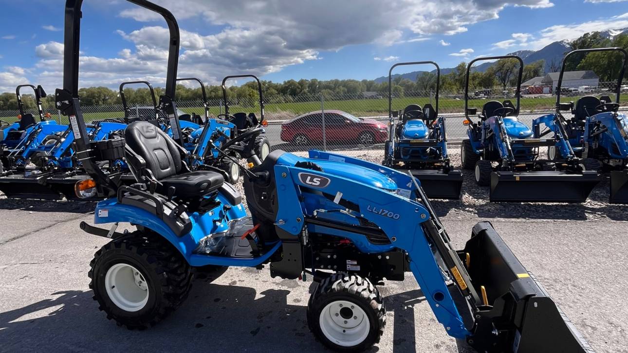 26 LS Tractor MT125