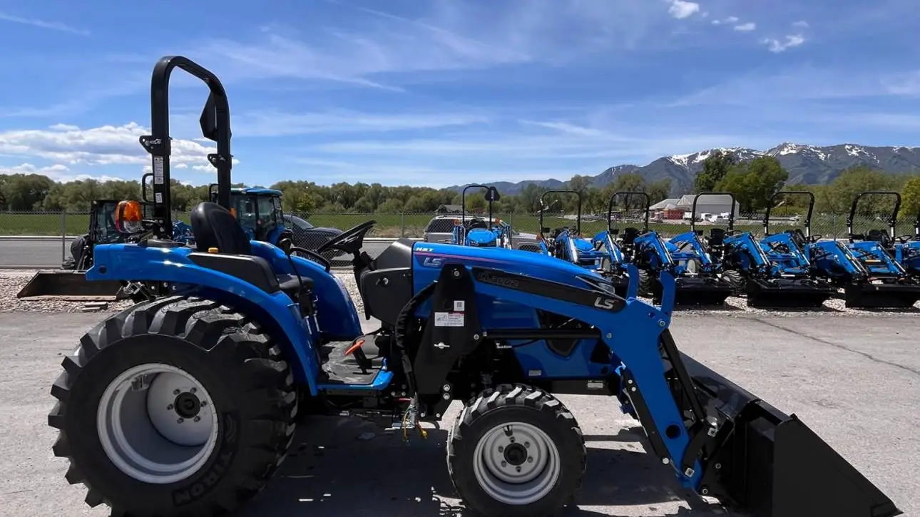 26 LS Tractor MT225S-HT
